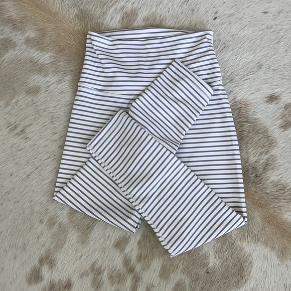 DYI Striped Cropped Leggings: Size Small - Picture 2 of 4